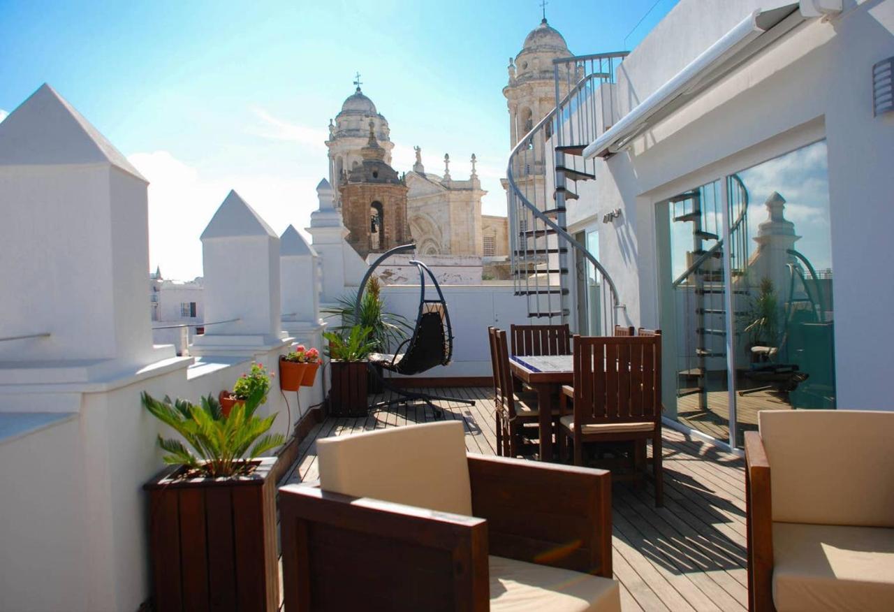 Apartament ***** Attic With Impressive Views And Jacuzzi Kadyks Zewnętrze zdjęcie